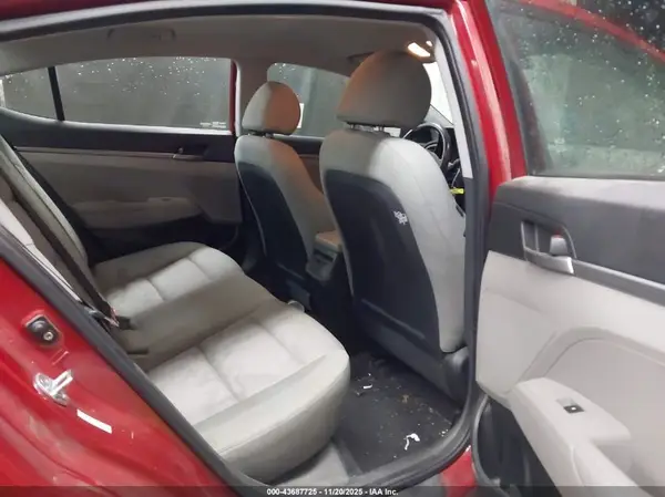 KMHD74LF3HU112067 2017 HYUNDAI ELANTRA - Image 8