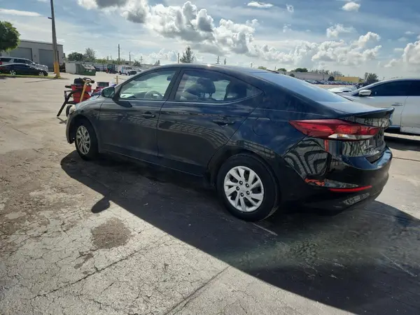KMHD74LF3HU115180 2017 HYUNDAI ELANTRA - Image 2
