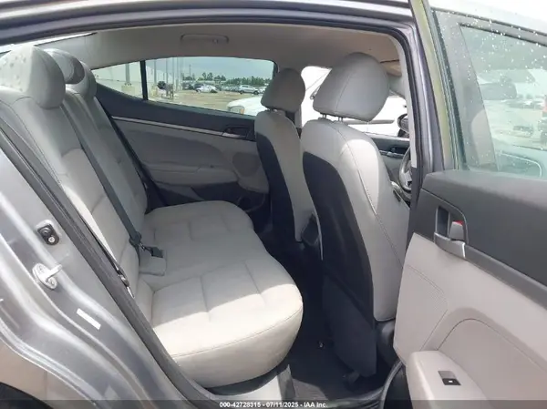 KMHD74LF3HU116250 2017 HYUNDAI ELANTRA - Image 8