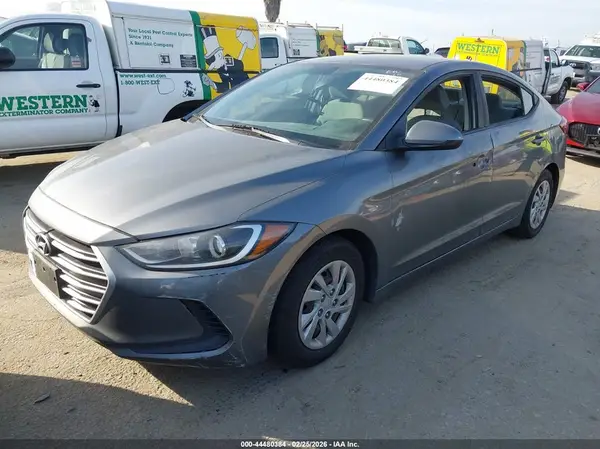 KMHD74LF3HU117303 2017 HYUNDAI ELANTRA - Image 2