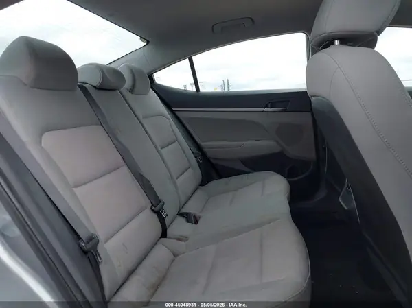 KMHD74LF3HU117351 2017 HYUNDAI ELANTRA - Image 8