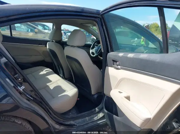 KMHD74LF3HU160071 2017 HYUNDAI ELANTRA - Image 8