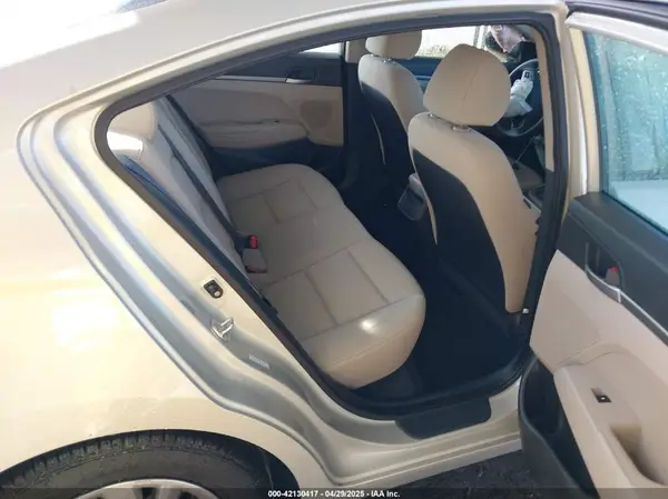 KMHD74LF3HU370007 2017 HYUNDAI ELANTRA - Image 8