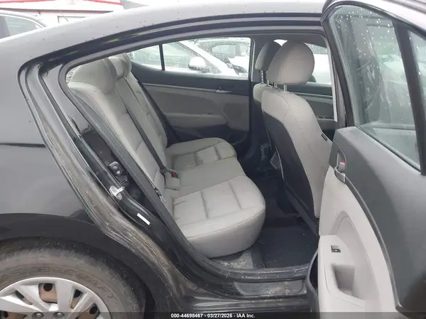 KMHD74LF3HU371044 2017 HYUNDAI ELANTRA - Image 8