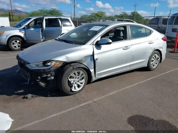 KMHD74LF3HU396817 2017 HYUNDAI ELANTRA - Image 2