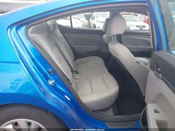 KMHD74LF3HU422039 2017 HYUNDAI ELANTRA - Image 8