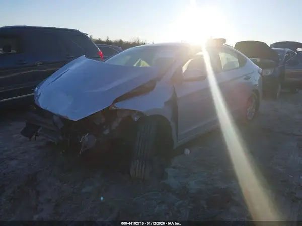 KMHD74LF3HU424860 2017 HYUNDAI ELANTRA - Image 2