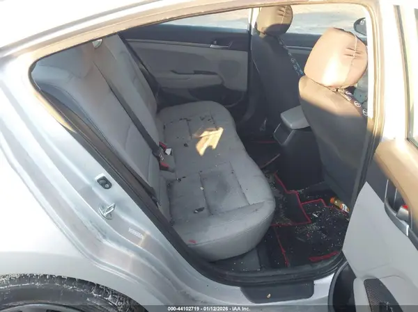 KMHD74LF3HU424860 2017 HYUNDAI ELANTRA - Image 8