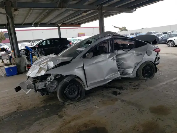 KMHD74LF3JU452549 2018 HYUNDAI ELANTRA - Image 1