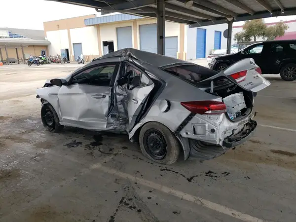 KMHD74LF3JU452549 2018 HYUNDAI ELANTRA - Image 2