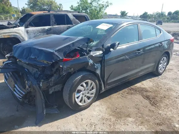 KMHD74LF3JU489441 2018 HYUNDAI ELANTRA - Image 2