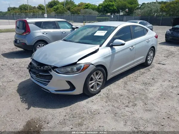 KMHD74LF3JU504083 2018 HYUNDAI ELANTRA - Image 2