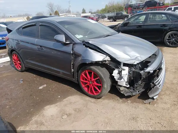 KMHD74LF3JU523958 2018 HYUNDAI ELANTRA - Image 1