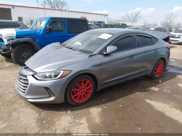 KMHD74LF3JU523958 2018 HYUNDAI ELANTRA - Image 2