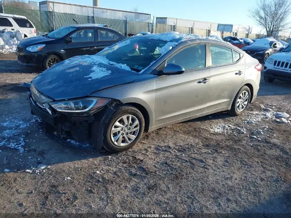 KMHD74LF3JU565790 2018 HYUNDAI ELANTRA - Image 2