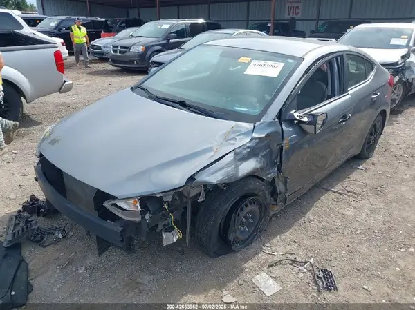 KMHD74LF3JU596036 2018 HYUNDAI ELANTRA - Image 2