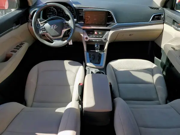KMHD74LF3JU685735 2018 HYUNDAI ELANTRA - Image 8