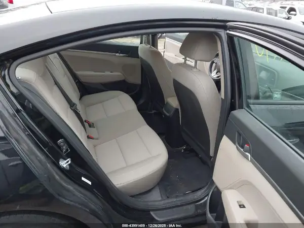 KMHD74LF3LU002824 2020 HYUNDAI ELANTRA - Image 8