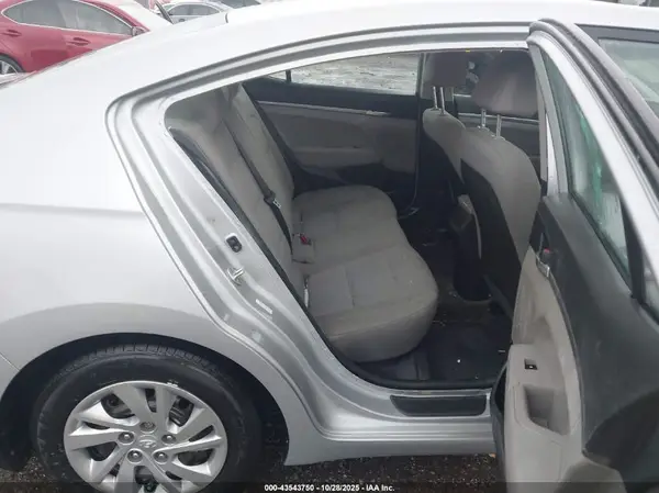 KMHD74LF3LU017470 2020 HYUNDAI ELANTRA - Image 8