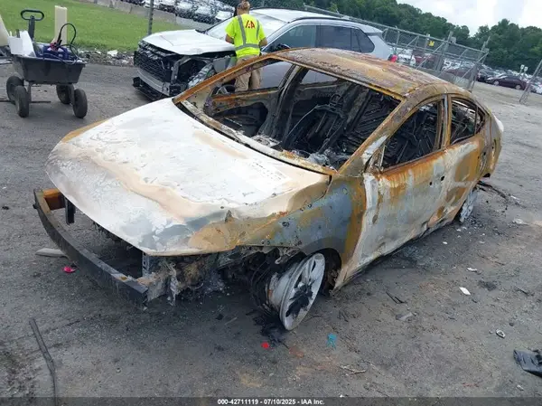 KMHD74LF4HU058908 2017 HYUNDAI ELANTRA - Image 2