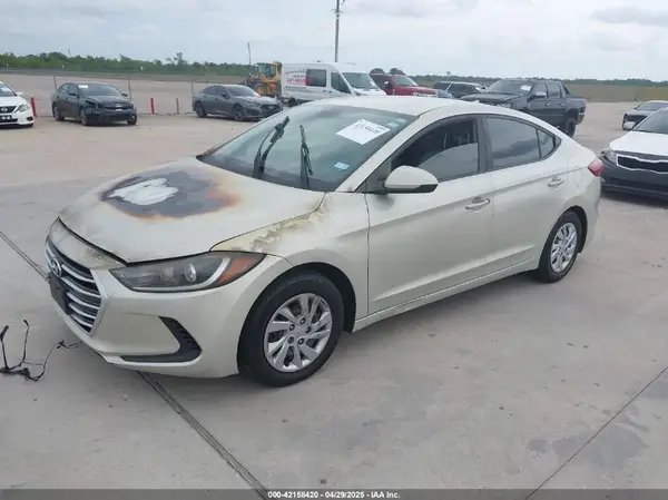 KMHD74LF4HU072081 2017 HYUNDAI ELANTRA - Image 2