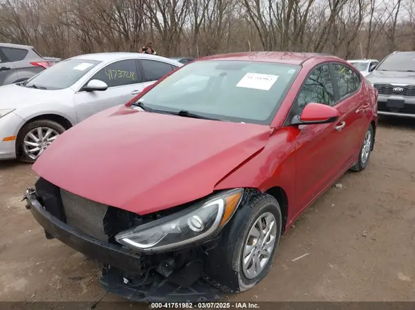 KMHD74LF4HU074705 2017 HYUNDAI ELANTRA - Image 2