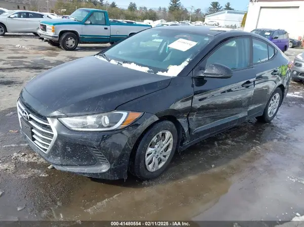 KMHD74LF4HU077250 2017 HYUNDAI ELANTRA - Image 2