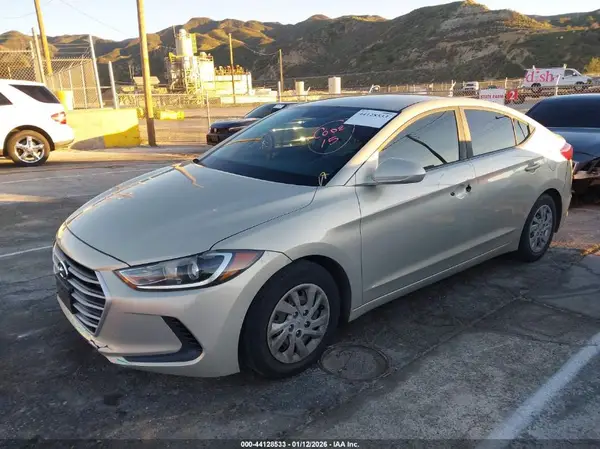 KMHD74LF4HU083257 2017 HYUNDAI ELANTRA - Image 2