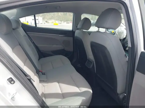 KMHD74LF4HU111526 2017 HYUNDAI ELANTRA - Image 8