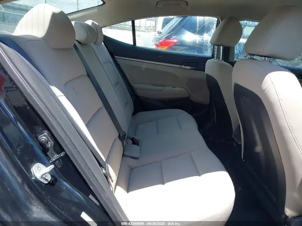 KMHD74LF4HU116645 2017 HYUNDAI ELANTRA - Image 8