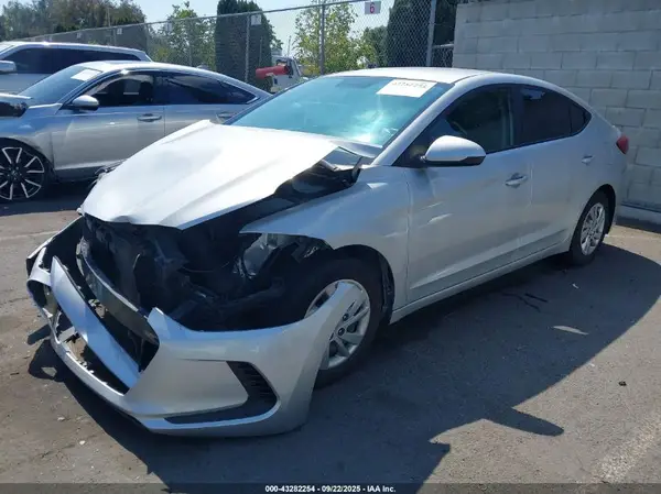 KMHD74LF4HU119819 2017 HYUNDAI ELANTRA - Image 2