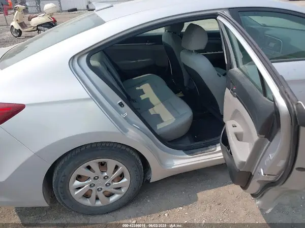 KMHD74LF4HU136376 2017 HYUNDAI ELANTRA - Image 8