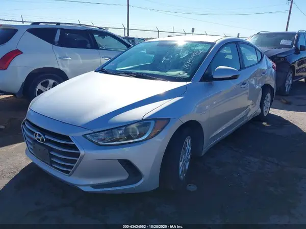 KMHD74LF4HU156255 2017 HYUNDAI ELANTRA - Image 2