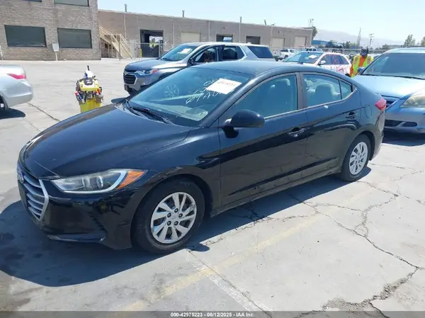 KMHD74LF4HU164517 2017 HYUNDAI ELANTRA - Image 2