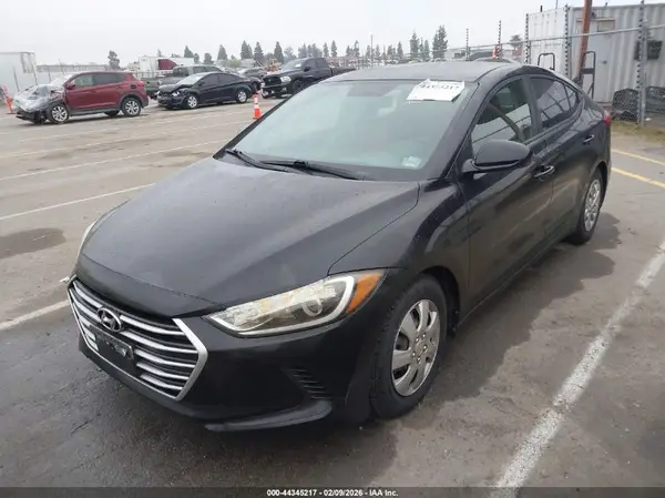 KMHD74LF4HU164520 2017 HYUNDAI ELANTRA - Image 2
