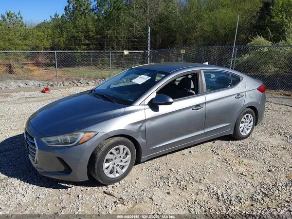KMHD74LF4HU318093 2017 HYUNDAI ELANTRA - Image 2