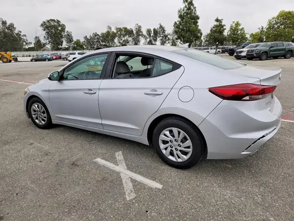 KMHD74LF4HU355001 2017 HYUNDAI ELANTRA - Image 2