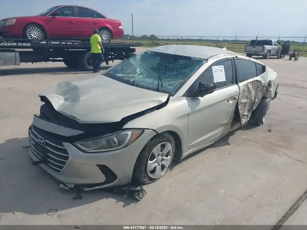KMHD74LF4HU359288 2017 HYUNDAI ELANTRA - Image 2