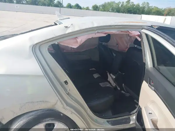 KMHD74LF4HU359288 2017 HYUNDAI ELANTRA - Image 8