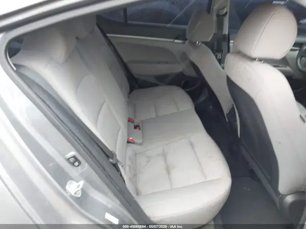 KMHD74LF4HU371389 2017 HYUNDAI ELANTRA - Image 8