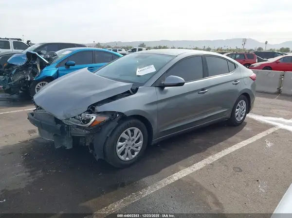 KMHD74LF4HU385258 2017 HYUNDAI ELANTRA - Image 2