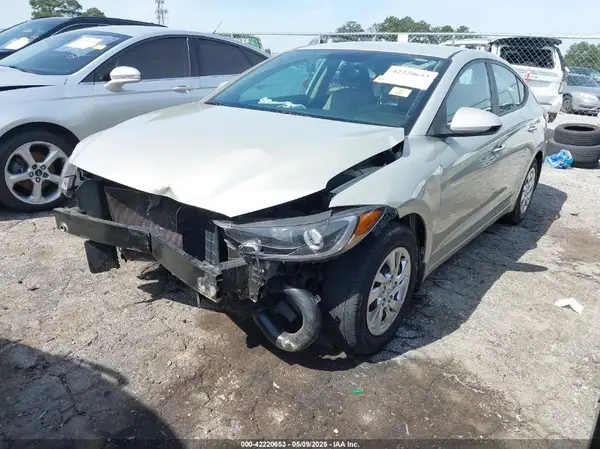 KMHD74LF4HU421563 2017 HYUNDAI ELANTRA - Image 2