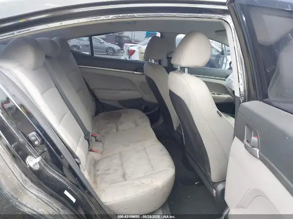 KMHD74LF4HU424852 2017 HYUNDAI ELANTRA - Image 8