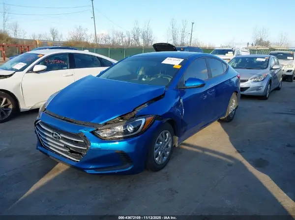 KMHD74LF4HU429033 2017 HYUNDAI ELANTRA - Image 2