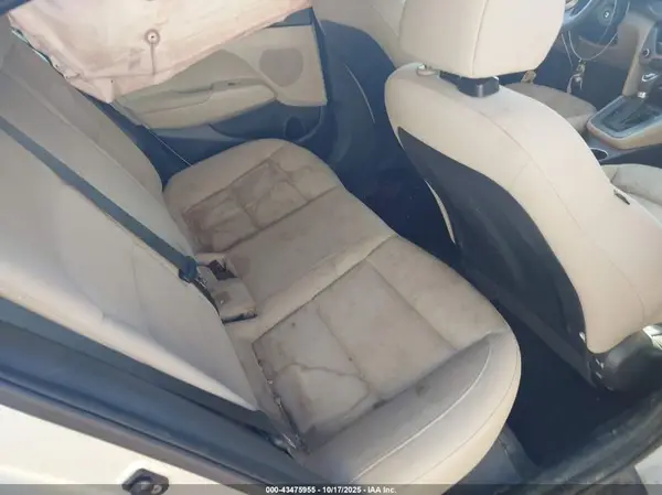 KMHD74LF4HU430070 2017 HYUNDAI ELANTRA - Image 8