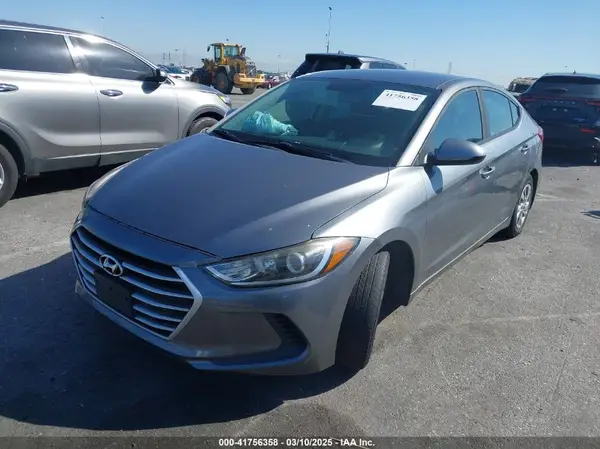 KMHD74LF4JU453211 2018 HYUNDAI ELANTRA - Image 2
