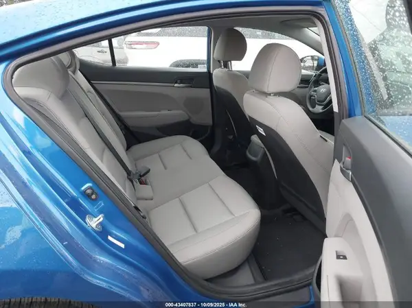 KMHD74LF4JU478125 2018 HYUNDAI ELANTRA - Image 8