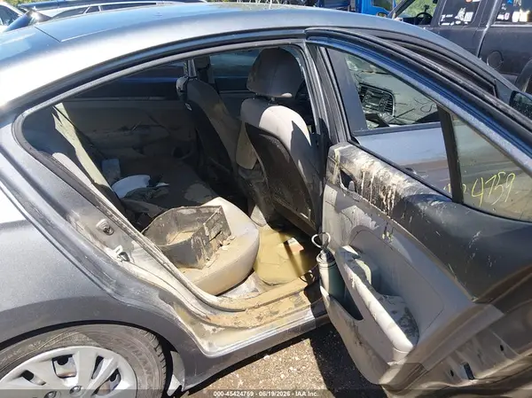 KMHD74LF4JU523984 2018 HYUNDAI ELANTRA - Image 8