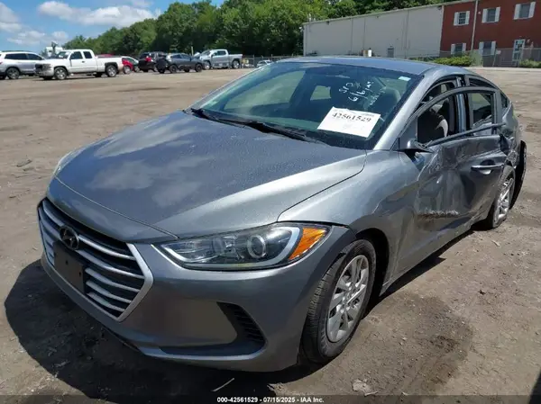 KMHD74LF4JU565880 2018 HYUNDAI ELANTRA - Image 2