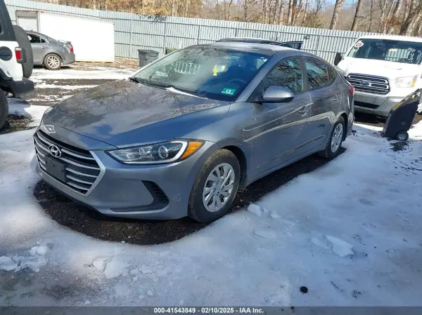 KMHD74LF4JU572781 2018 HYUNDAI ELANTRA - Image 2